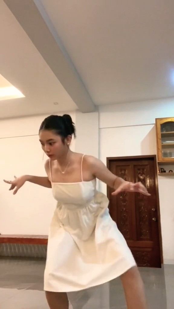 က ကွက်ကိုတစ်ချက်ရှိုး? #beautiful #dance #shorts